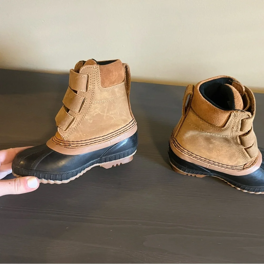 Sorel little Kids Cheyanne II Strap Boots NEW